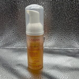 Clarins Gentle Renewing Cleansing Mousse - Orange Hue